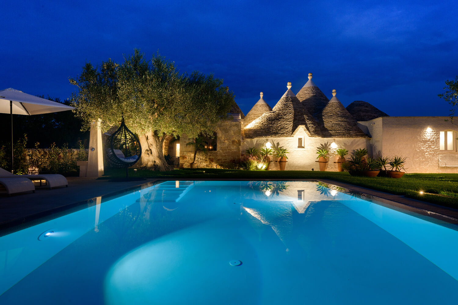case di fiaba trullo puglia villa lusso